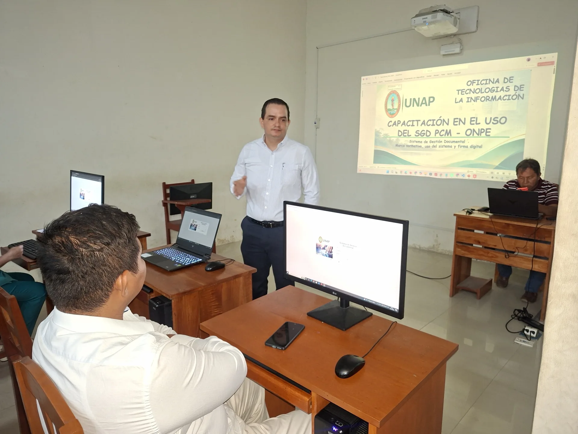 UNAP INICIA CAPACITACIONES EN EL SISTEMA DE GESTIÓN DOCUMENTAL PARA AVANZAR HACIA UNA ADMINISTRACIÓN SIN PAPEL