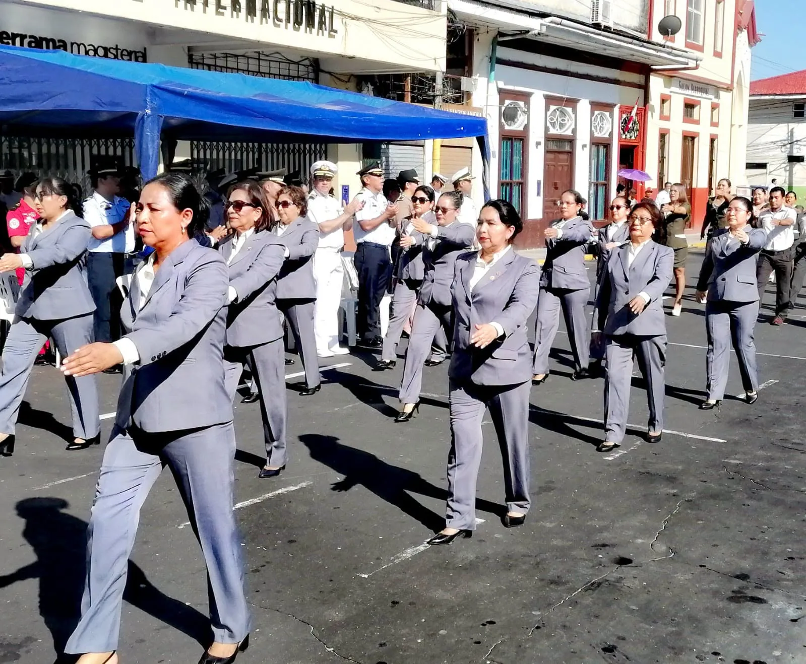 Facultad de Enfermería de la UNAP inicia celebración por su 55° aniversario con participación en desfile Cívico Militar