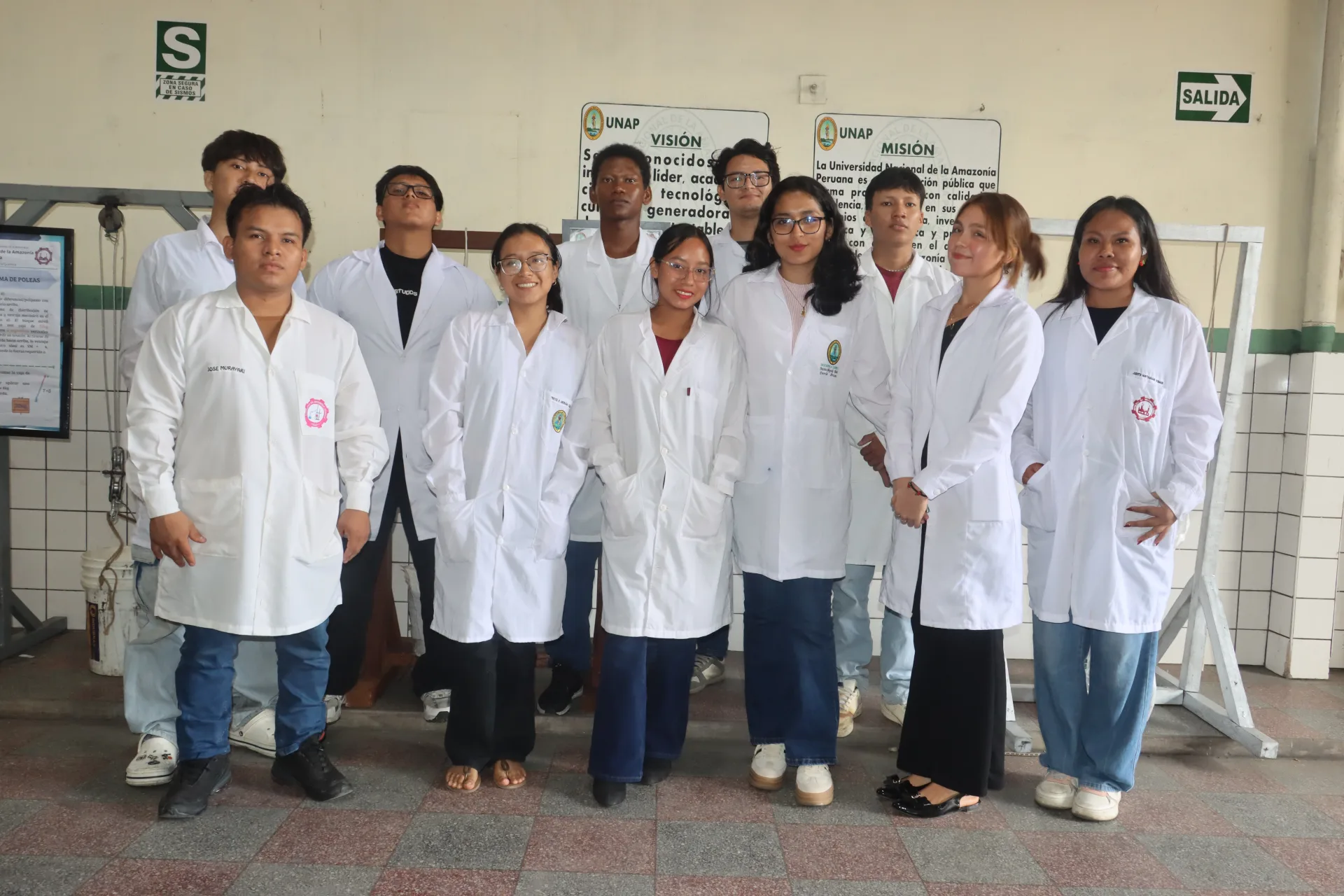 ESTUDIANTES DE INGENIERÍA QUÍMICA DE LA UNAP DISEÑAN SISTEMAS DE POLEAS PARA REDUCIR EL ESFUERZO FÍSICO Y MEJORAR LA SEGURIDAD EN EL TRABAJO