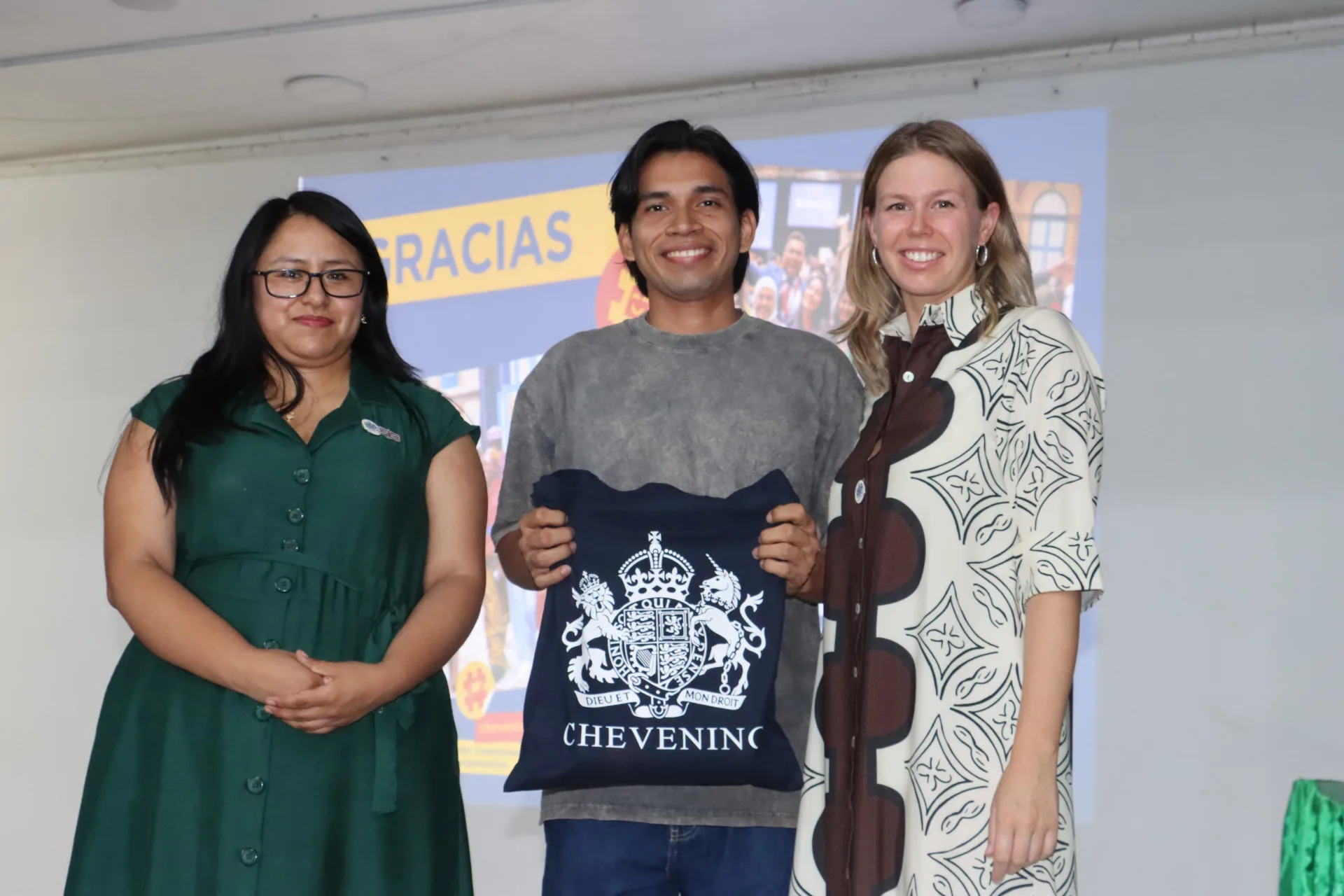 UNAP realizó charla informativa sobre becas Chevening para estudios de maestría en el Reino Unido