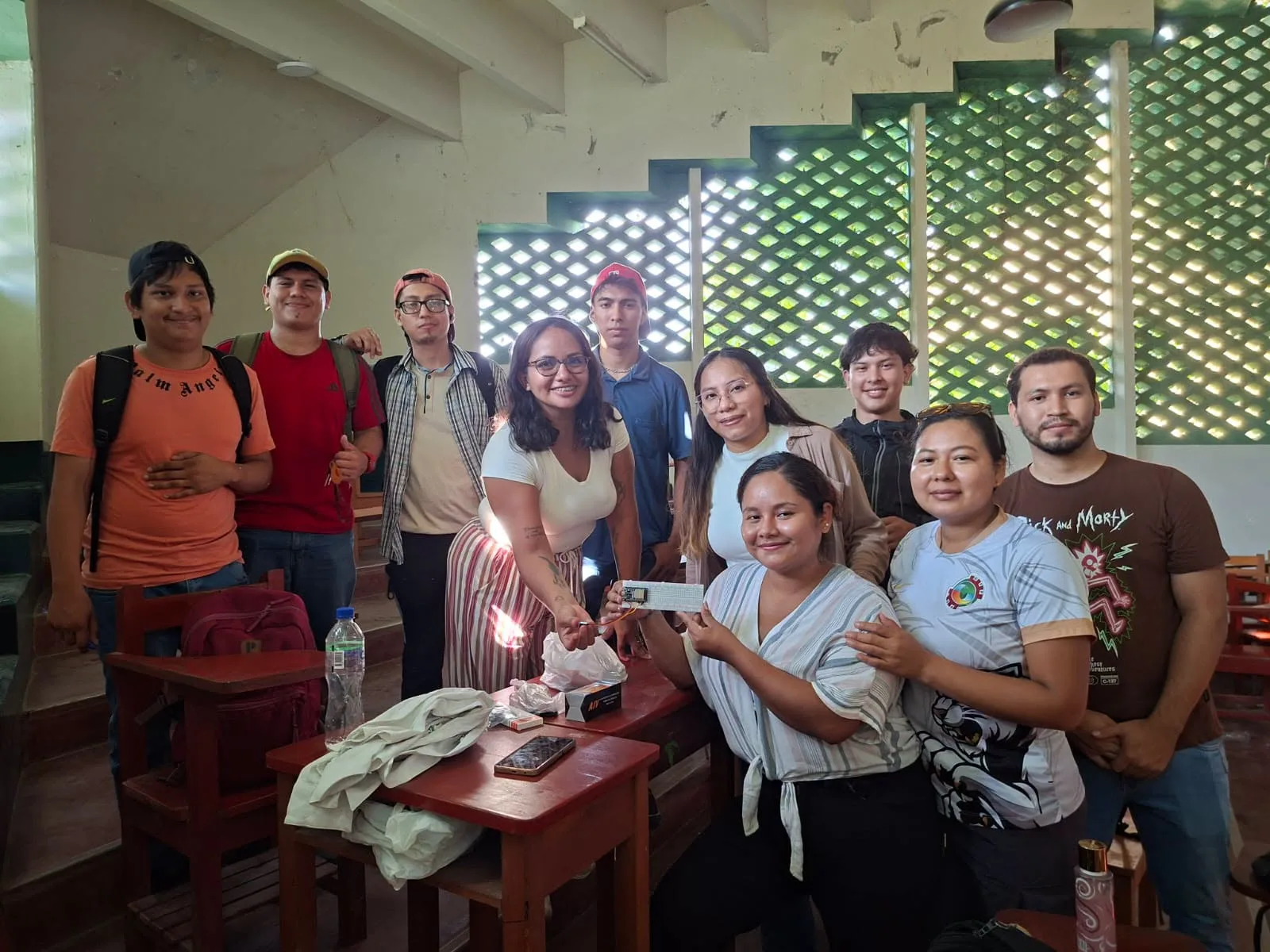 Facultad de Agronomía de la UNAP impulsa sistema inteligente para evaluar suelos y monitorear el clima en cultivos de hortalizas