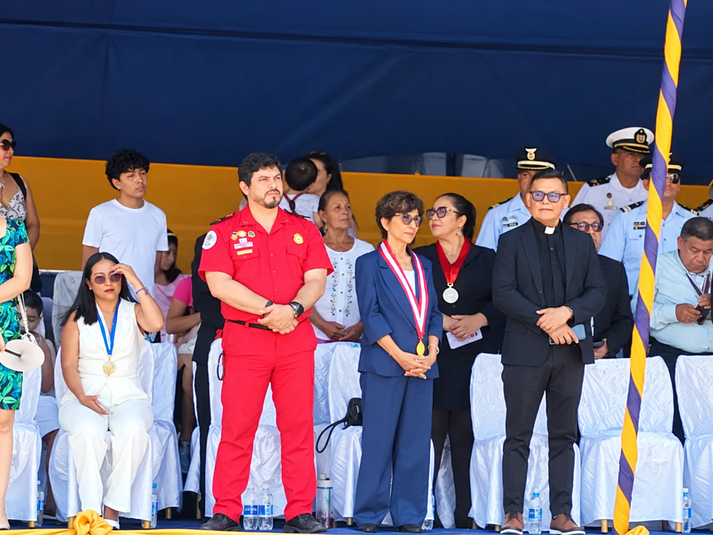 RECTORA DE LA UNAP PARTICIPÓ EN DESFILE POR LOS 205 AÑOS DE LA MARINA DE GUERRA DEL PERÚ