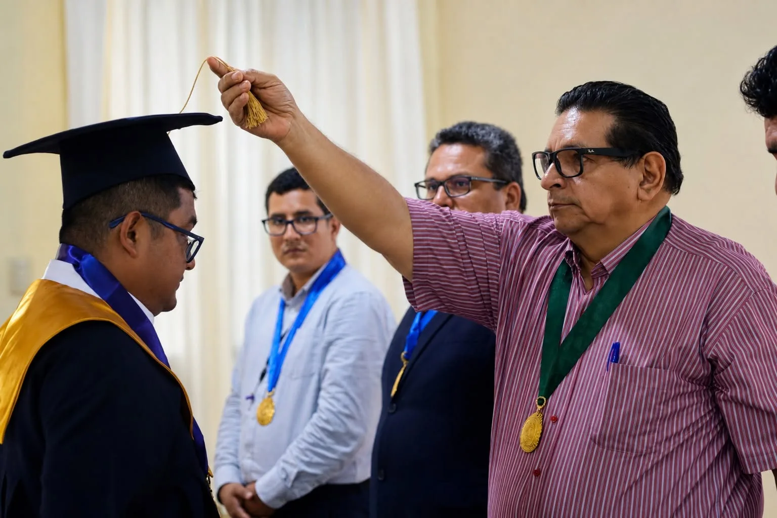 ESCUELA DE POSTGRADO FELICITA A MELVIN ANDERSON PERALES CARDOZO POR LA APROBACIÓN DE SU SUSTENTACIÓN DE TESIS