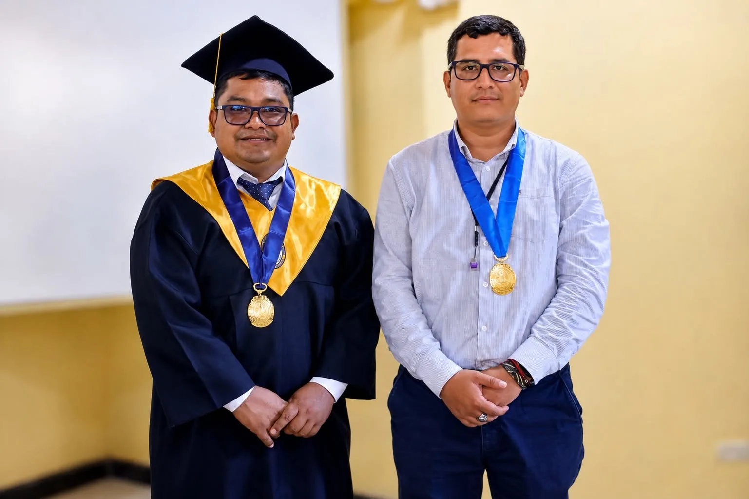 ESCUELA DE POSTGRADO FELICITA A MELVIN ANDERSON PERALES CARDOZO POR LA APROBACIÓN DE SU SUSTENTACIÓN DE TESIS