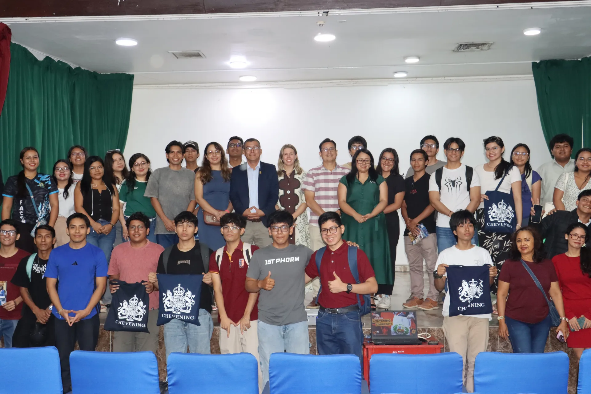 UNAP realizó charla informativa sobre becas Chevening para estudios de maestría en el Reino Unido