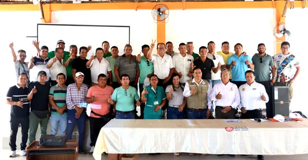 Capacitación sobre normativa de tránsito y seguridad vial a servidores administrativos de la UNAP