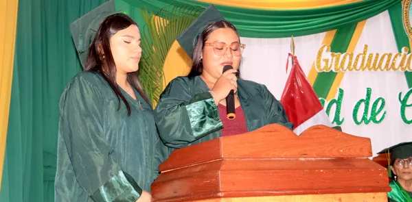 Ceremonia de graduación en la Facultad de Ciencias Forestales de la UNAP