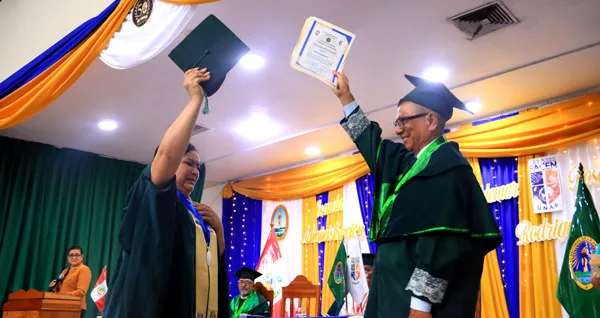 La Facen-UNAP celebró la graduación de 86 nuevos profesionales de la carrera de Administración
