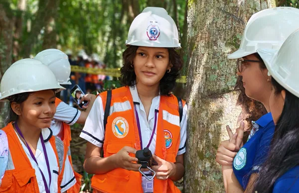 La UNAP desarrolló el taller “Igualdad que transforma” en Loreto, promoviendo carreras STEM para mujeres jóvenes