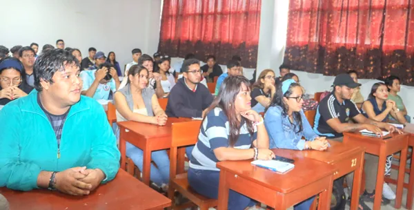 Taller de presentación de resultados de investigaciones en la Facultad de Ciencias Forestales de la UNAP