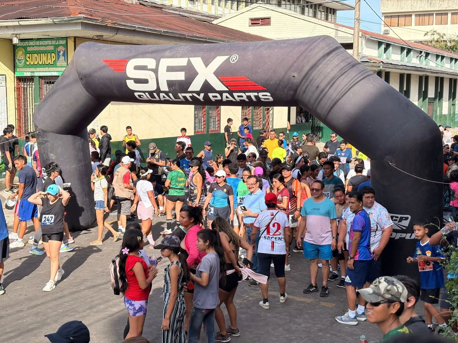 Carrera Facen 5K: energía, deporte y espíritu unapense en las calles de Iquitos