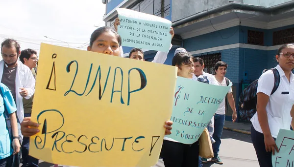 En torno a la huelga de docentes universitarios