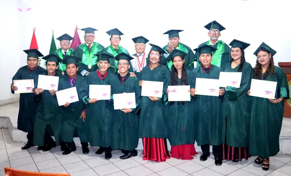 Nueva ceremonia de graduación en la Facultad de Ingeniería Química de la UNAP
