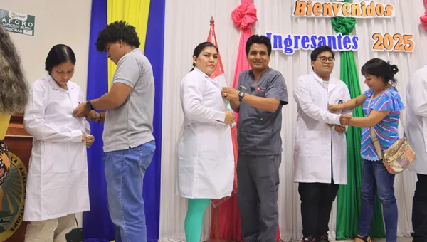 La Facultad de Enfermería de la UNAP da la bienvenida a sus ingresantes 2025