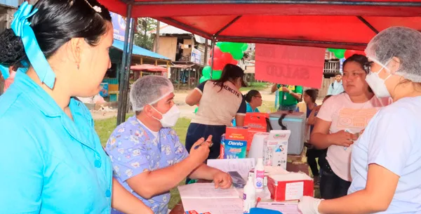 Feria de salud de atención integral organizada por la Facultad de Enfermería de la UNAP