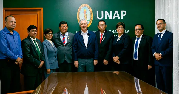 El ministro de Relaciones Exteriores visitó la UNAP para fortalecer vínculos institucionales en Iquitos