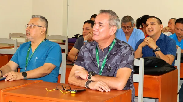 La Facultad de Odontología UNAP fortalece capacidades docentes en investigación y asesoría de tesis