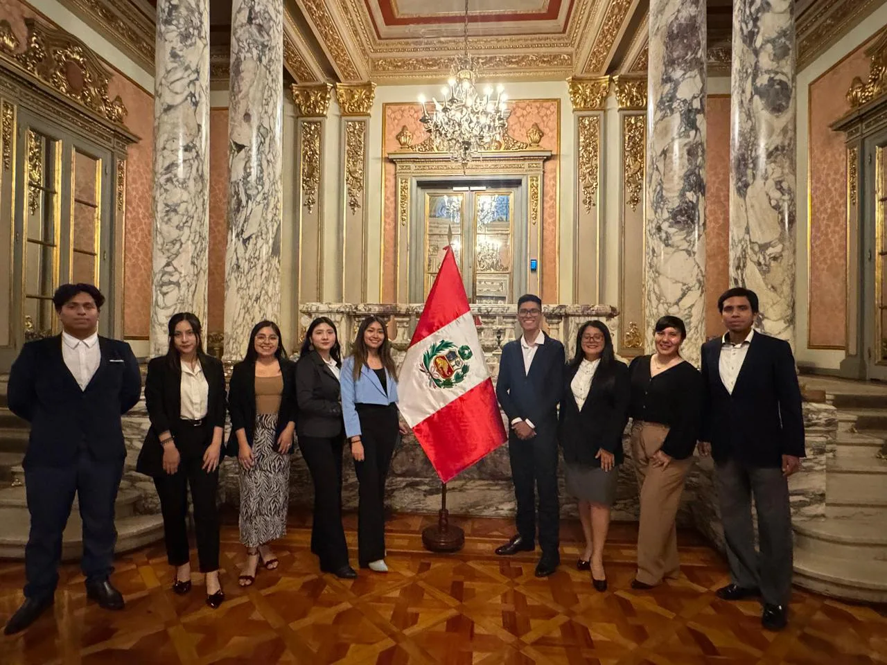 Egresado de la UNAP participó en jornada de diálogo juvenil en Palacio de Gobierno