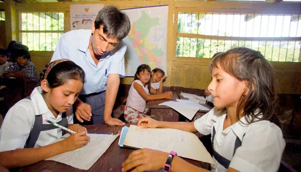 Sin docentes no hay futuro: reflexiones sobre el Día del Maestro Peruano