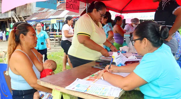 Feria de salud de atención integral organizada por la Facultad de Enfermería de la UNAP