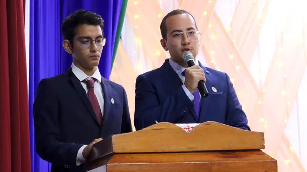 Estudiantes de la FISI-UNAP deslumbran con innovación tecnológica en Iquitos