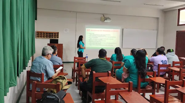 Capacitación en primeros auxilios en la UNAP