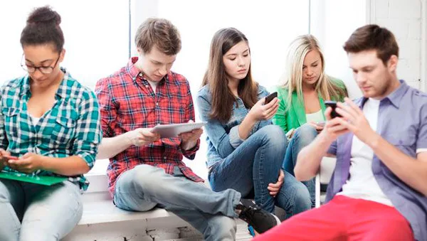 Grupos generacionales y actitud académica
