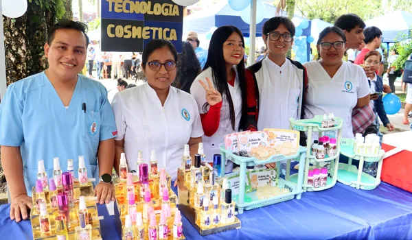 Expoferia Farmacéutica por el 27° aniversario de la Facultad de Farmacia y Bioquímica de la UNAP