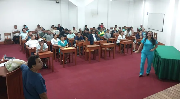 Capacitación en gestión, seguridad y salud en el trabajo a administrativos de la UNAP