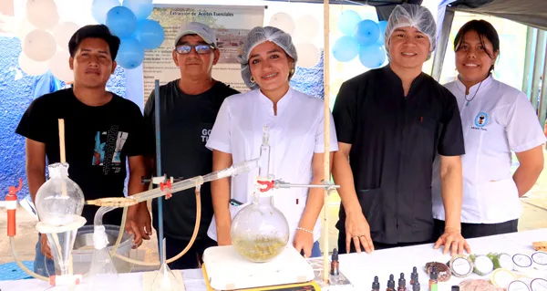 Feria Universitaria mostró ciencia, salud, emprendimiento y compromiso social en el 63° aniversario académico de la UNAP
