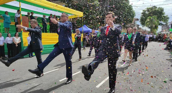 Gran desfile institucional por el 63° aniversario académico de la UNAP