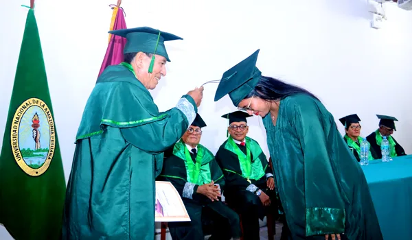 Nueva ceremonia de graduación en la Facultad de Ingeniería Química de la UNAP