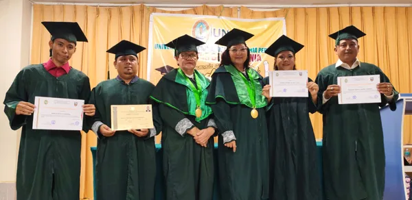 Solemne ceremonia de graduación de Zootecnia en Yurimaguas