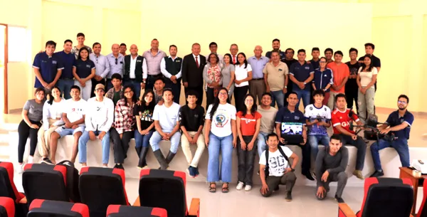 Presentación oficial de proyectos científicos del grupo Vetaf en la Facultad de Ciencias Forestales de la UNAP