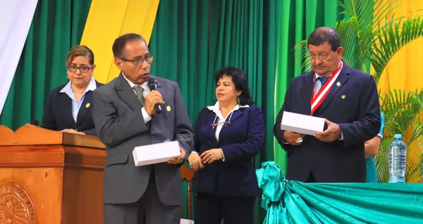 Sesión solemne por el 63° aniversario de inicio de actividades académicas de la UNAP
